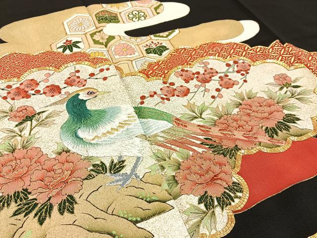 平和屋着物■豪華黒留袖　駒刺繍　孔雀　雲取花文　金銀彩　正絹　逸品　BAAW9816hj