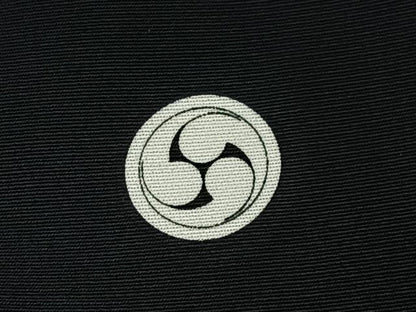 平和屋着物■豪華黒留袖　駒刺繍　文箱飛鶴浜松文　暈し染め　金彩　正絹　逸品　BAAW9840hj