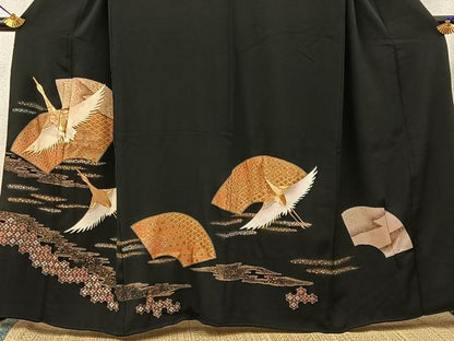 平和屋着物■豪華黒留袖　駒刺繍　飛鶴地紙有職文　金彩　正絹　逸品　BAAW9844hj