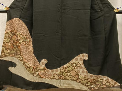 平和屋着物■豪華黒留袖　駒刺繍　松竹梅　宝尽くし　金彩　正絹　逸品　BAAW9846hj