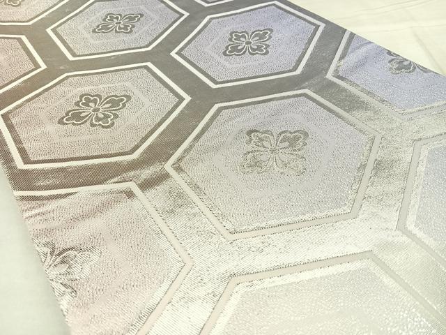 平和屋着物◎両面　全通柄袋帯　やまとオリジナル　亀甲花文　銀糸　正絹　逸品　BAAX0033qw