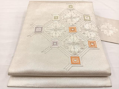 平和屋着物◎九寸名古屋帯　総駒刺繍　菱天井花文　銀糸　正絹　逸品　BAAX0830hv