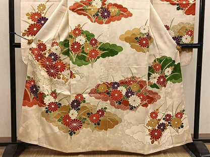 平和屋着物■豪華振袖　駒刺繍　雲重ね菊花文　金彩　正絹　逸品　BAAX1380mz