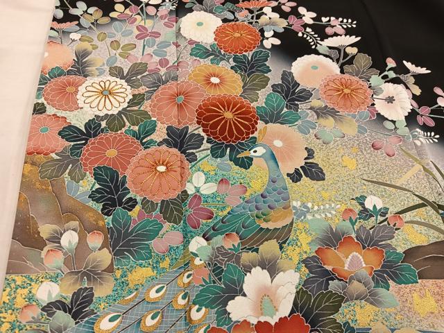 平和屋着物■豪華黒留袖　刺繍　孔雀草花文　暈し染め　金銀彩　正絹　逸品　CABF4188ev 平和屋着物□豪華黒留袖 刺繍 孔雀草花文 暈し染め 金銀彩 正絹 逸品