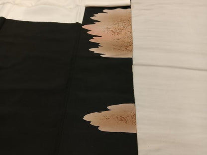 平和屋着物■豪華黒留袖　作家物　草花文　暈し染め　金彩　正絹　逸品　BAAX1487mz