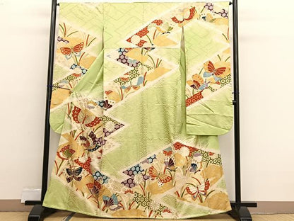 平和屋着物■豪華振袖　駒刺繍　舞蝶文　金彩　正絹　逸品　BAAX2440hv