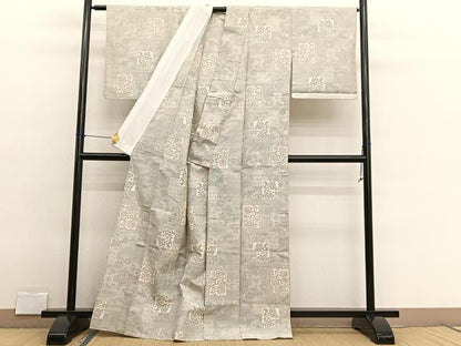 平和屋着物▽本場大島紬　単衣　白大島　120亀甲　更紗花文　正絹　逸品　BAAX2667hv