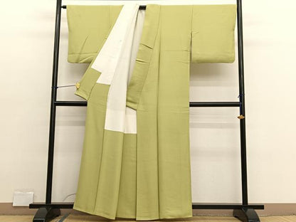 平和屋着物■上質な色無地　紗綾型地紋　若苗色　正絹　逸品　BAAX2684hv