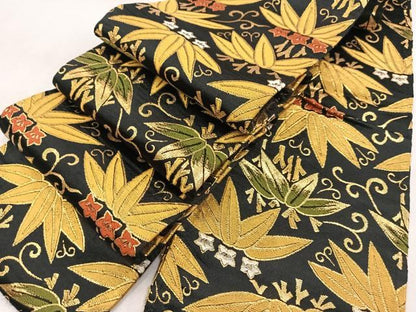 平和屋着物◎半幅帯　笹竜胆文　黒地　金糸　正絹　逸品　BAAX3416yc