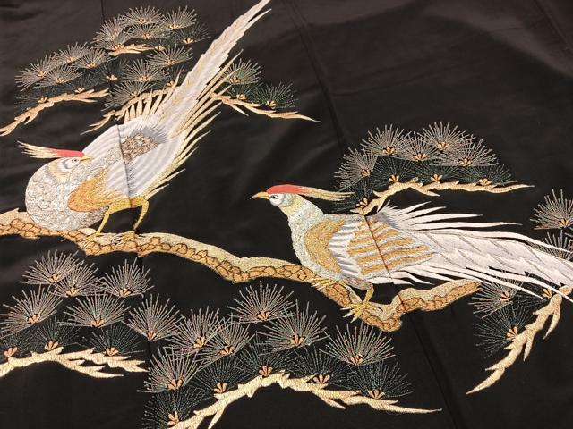 平和屋着物■豪華黒留袖　駒刺繍　尾長鳥笠松文　金銀糸　正絹　逸品　BAAX3631yc