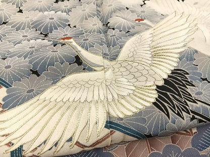 平和屋着物■豪華黒留袖　駒刺繍　飛鶴草花文　正絹　逸品　BAAX3771yc