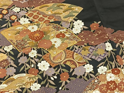 平和屋着物■豪華黒留袖　駒刺繍　地紙花蝶文　金彩　正絹　逸品　BAAX3796yc