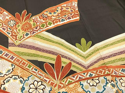 平和屋着物■豪華黒留袖　駒刺繍　こぼれ松花文　金彩　正絹　逸品　BAAX3876yc