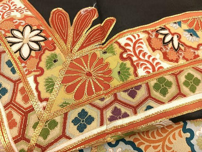 平和屋着物■豪華黒留袖　駒刺繍　こぼれ松花文　金彩　正絹　逸品　BAAX3876yc