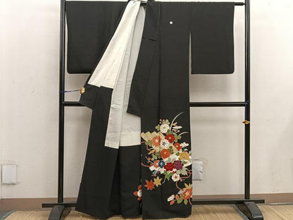 平和屋着物■豪華黒留袖 駒刺繍 草花文 金彩 正絹 逸品 BAAX4488mz