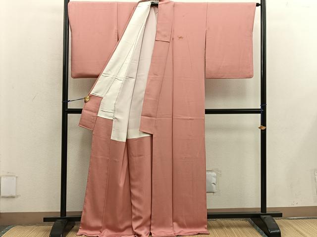 平和屋着物●上質な色無地　赤褐色　正絹　逸品　未使用　CABC9632vp 平和屋着物▽上質な色無地 単衣 肌色 鬼しぼ縮緬 高島屋扱い 正絹 逸品