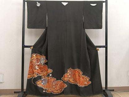 平和屋着物■豪華黒留袖　駒刺繍　飛鶴花文　金彩　正絹　逸品　BAAX4569mz