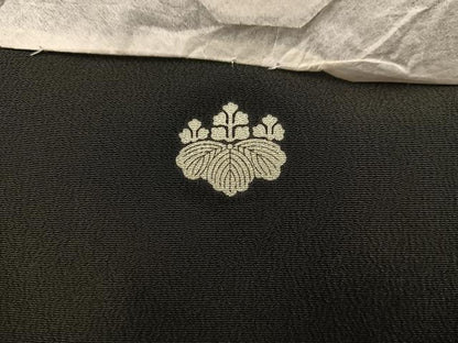 平和屋着物■豪華黒留袖　駒刺繍　飛鶴花文　金彩　正絹　逸品　BAAX4569mz