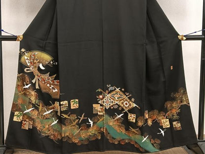 平和屋着物■豪華黒留袖 作家物 駒刺繍 束ね熨斗飛鶴花文 暈し染め 金彩 正絹 逸品 BAAX4988mz