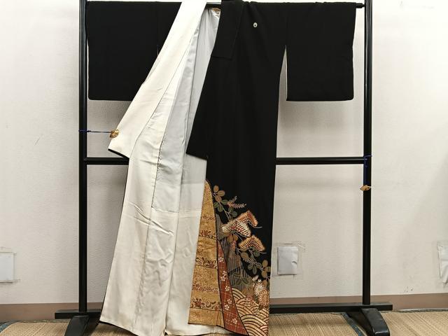 平和屋着物■豪華黒留袖　駒刺繍　松　金彩　正絹　逸品　BAAX5027mz