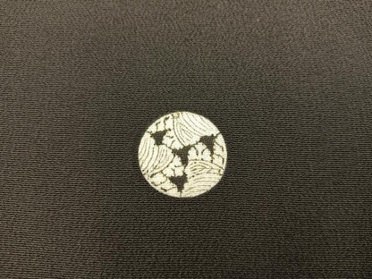 平和屋着物■豪華黒留袖　駒刺繍　エ霞草葉文　金彩　正絹　逸品　BAAX5085mz