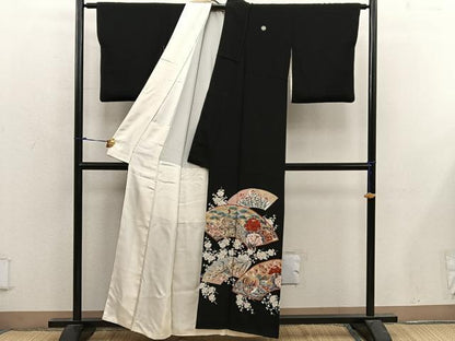 平和屋着物■豪華黒留袖　駒刺繍　地紙孔雀花文　金彩　正絹　逸品　BAAX5103mz