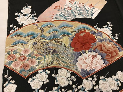 平和屋着物■豪華黒留袖　駒刺繍　地紙孔雀花文　金彩　正絹　逸品　BAAX5103mz