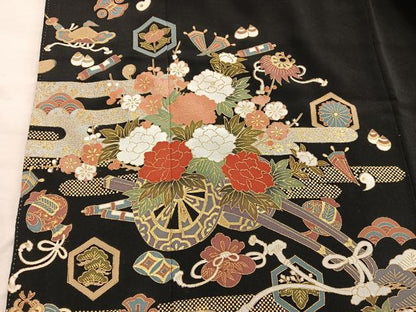 平和屋着物■豪華黒留袖　宝尽くし花車文　金彩　正絹　逸品　BAAX5115mz