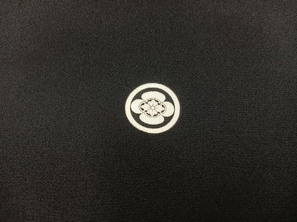 平和屋着物■豪華黒留袖　駒刺繍　御所車松文　金彩　正絹　逸品　BAAX5452mz
