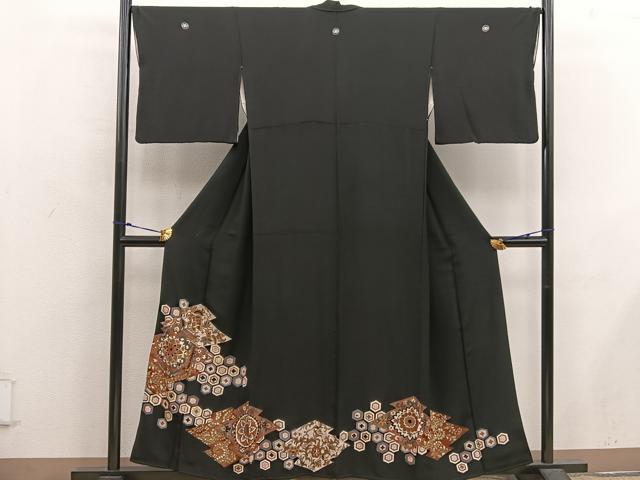 平和屋着物■豪華黒留袖　刺繍　亀甲更紗花文　金糸　正絹　逸品　BAAX5456mz