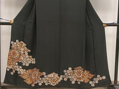 平和屋着物■豪華黒留袖　刺繍　亀甲更紗花文　金糸　正絹　逸品　BAAX5456mz