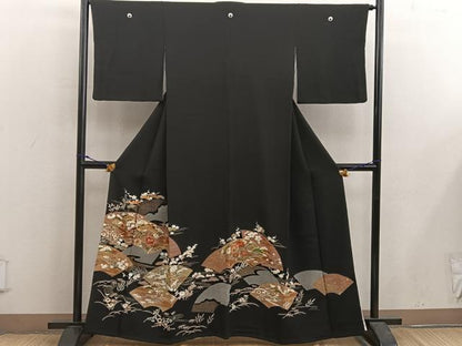 平和屋着物●創業460年・千總　黒留袖　駒刺繍　地紙重ね菊花文　金彩　正絹　逸品　BAAX5464mz