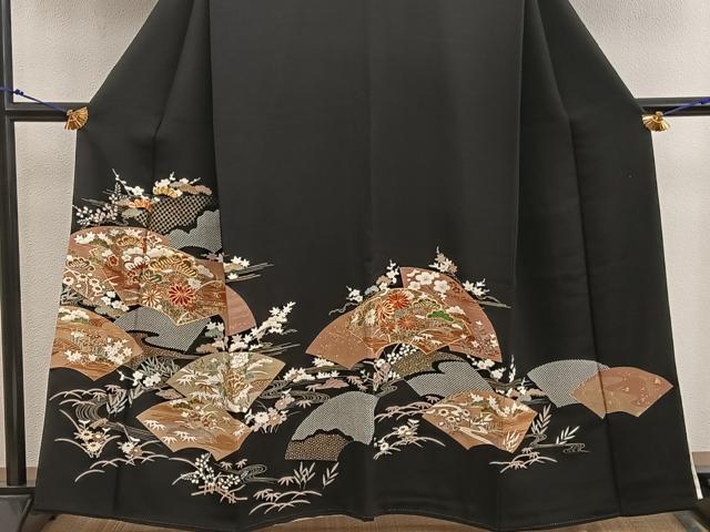 平和屋着物●創業460年・千總　黒留袖　駒刺繍　地紙重ね菊花文　金彩　正絹　逸品　BAAX5464mz