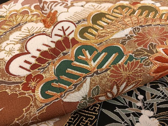平和屋着物●創業460年・千總　黒留袖　駒刺繍　地紙重ね菊花文　金彩　正絹　逸品　BAAX5464mz
