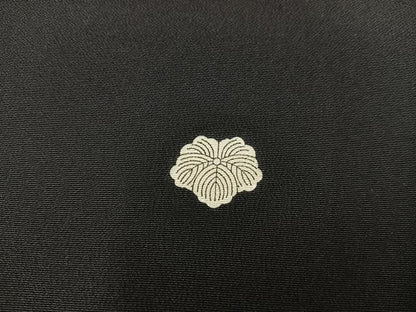 平和屋着物■豪華黒留袖　刺繍　孔雀花文　暈し染め　金彩　正絹　逸品　BAAX5493mz