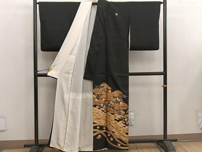 平和屋着物■豪華黒留袖　駒刺繍　松　金彩　正絹　逸品　BAAX5639mz