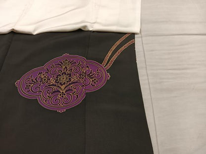 平和屋着物■豪華黒留袖　駒刺繍　向かい鶴花文　金彩　正絹　逸品　BAAX5657mz