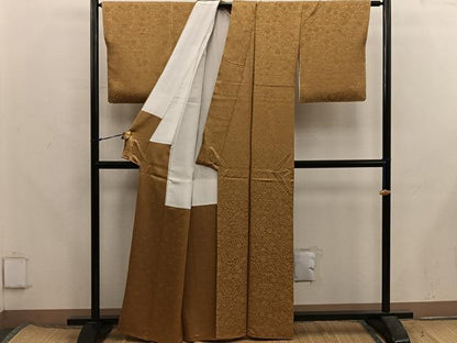 平和屋着物●上質な色無地　草花地紋　黄土色　正絹　逸品　未使用　BAAX5712mz