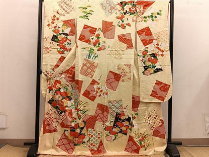 平和屋着物■豪華振袖　駒刺繍　色紙重ね菊花文　金彩　正絹　逸品　BAAX5780mz