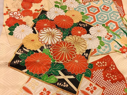 平和屋着物■豪華振袖　駒刺繍　色紙重ね菊花文　金彩　正絹　逸品　BAAX5780mz