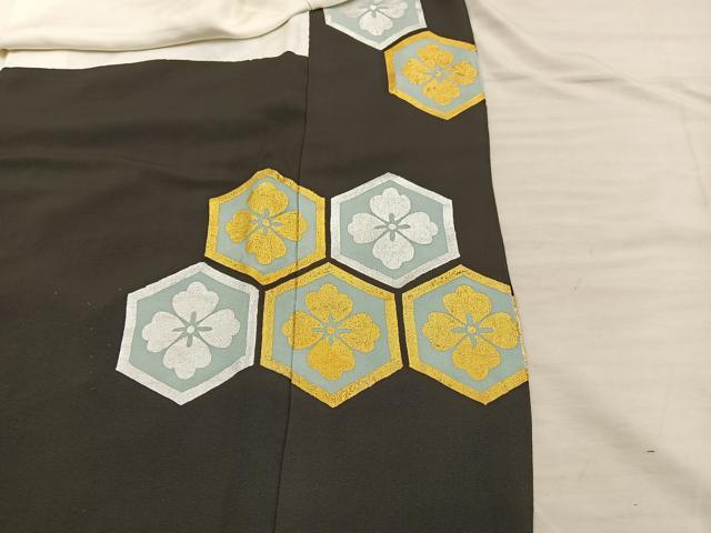 平和屋着物■豪華黒留袖　駒刺繍　舞蝶亀甲花文　正絹　逸品　BAAX5872mz