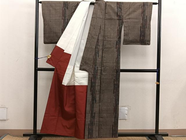 平和屋着物■本場大島紬　7マルキ　古代染色　純泥染　幾何学文様　証紙付き　正絹　逸品　BAAX5924mz