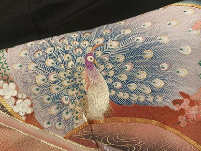 平和屋着物■豪華黒留袖　駒刺繍　萬寿染　地紙孔雀花文　暈し染め　金彩　正絹　逸品　BAAX5979mz
