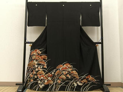 平和屋着物■豪華黒留袖　駒刺繍　飛鶴松花文　金彩　正絹　逸品　BAAX6034hj