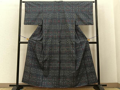 平和屋着物■本場大島紬　7マルキ　鳥獣花文　正絹　逸品　BAAX6036hj