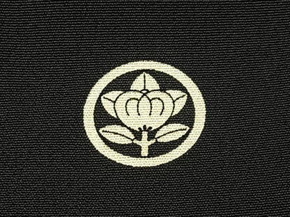 平和屋着物■豪華黒留袖　作家物　駒刺繍　流水花鳥文　金彩　正絹　逸品　BAAX6274hj