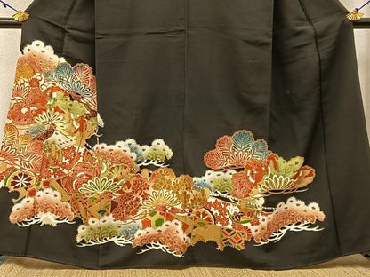 平和屋着物■豪華黒留袖　駒刺繍　鳳凰松花文　金彩　正絹　逸品　BAAX6303hj