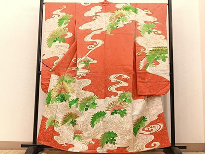 平和屋着物■豪華振袖　駒刺繍　流水裏菊文　金彩　金通し地　正絹　逸品　BAAX6336hj