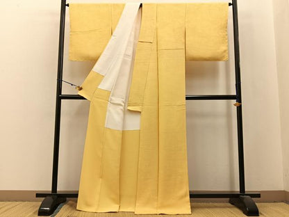 平和屋着物●上質な色無地　人物風景地紋　卵色　正絹　逸品　BAAX6404hj