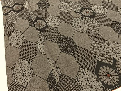 平和屋着物■本場大島紬　9マルキ　亀甲菊文　正絹　逸品　未使用　BAAX6553hj